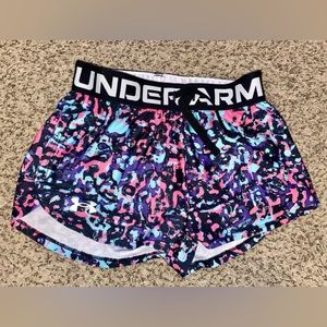 Under Armor.
Size YXS.
